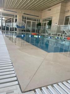 Piscina di Weekend Hotel Sari o nelle vicinanze