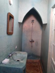 Vonios kambarys apgyvendinimo įstaigoje Riad 9 Derb El Bousnne