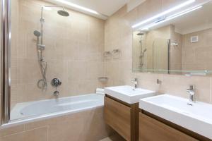 Kúpeľňa v ubytovaní Billionaires Club LOFT Sauna City Center