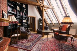 Posedenie v ubytovaní Billionaires Club LOFT Sauna City Center