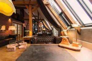 Posedenie v ubytovaní Billionaires Club LOFT Sauna City Center