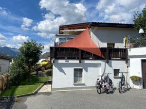 Nespecifikovaný výhled na hory nebo výhled na hory při pohledu z apartmánu