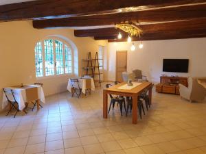 TV/trung tâm giải trí tại MAS DU RECATI