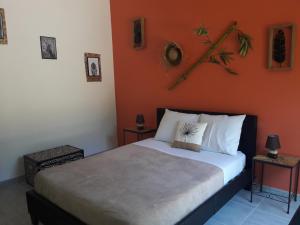 Postel nebo postele na pokoji v ubytování Le Clos des Dryades s + 12 fotografií