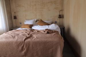 Cama ou camas em um quarto em Azenhas do Mar Valley House