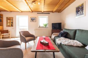 Posedenie v ubytovaní Apartmány nad Šlikovkou