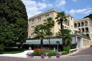Κήπος έξω από το Hotel Terminus