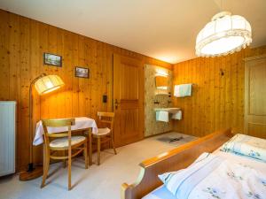 A bed or beds in a room at Ferienhaus Türtscher 2