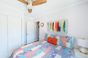 Postel nebo postele na pokoji v ubytování Portola Oasis - Permit DRO-STR-18