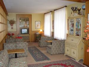 TV a/nebo společenská místnost v ubytování Hotel Europa