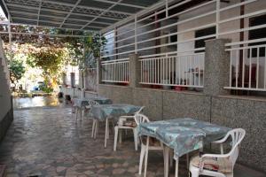 Restaurace v ubytování Apartments with a parking space Podaca, Makarska - 4747