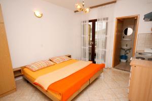 Postel nebo postele na pokoji v ubytování Apartments with a parking space Podaca, Makarska - 4747