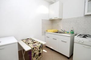 Kuchyň nebo kuchyňský kout v ubytování Apartments with a parking space Podaca, Makarska - 4747