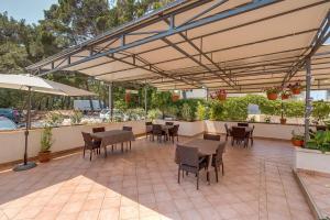 Restaurace v ubytování Double Room Mali Losinj 3445h