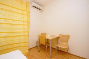 Fotografie z fotogalerie ubytování Apartments with WiFi Omis - 4654 v Omiši