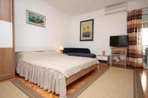 Легло или легла в стая в Apartments by the sea Tucepi, Makarska - 2694