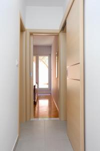 Fotografie z fotogalerie ubytování Apartments by the sea Duce, Omis - 2737 v destinaci Duće