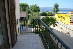 Fotografie z fotogalerie ubytování Apartments and rooms by the sea Duce, Omis - 2746 v destinaci Duće