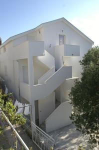 Fotografia z galérie ubytovania Apartments by the sea Zaostrog, Makarska - 2816 v Zaostrogu