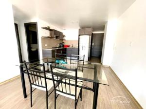 A kitchen or kitchenette at ItsaHome Apartments - Torre Seis