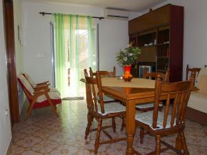 Fotografia z galérie ubytovania Apartments with a parking space Businci, Ciovo - 4667 v Trogiri