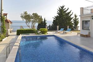 Fotografia z galérie ubytovania Family friendly house with a swimming pool Mimice, Omis - 4644 v Mimiciach