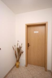 Fotografia z galérie ubytovania Apartments with a parking space Duce, Omis - 4650 v destinácii Duće + 37 fotografií