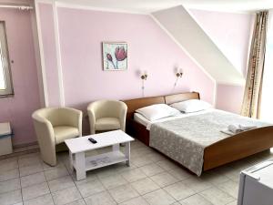Posteľ alebo postele v izbe v ubytovaní Rooms by the sea Duce, Omis - 3063