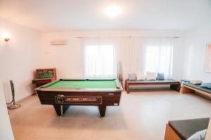 Biliár nebo kulečník v ubytování 4U Miranda - Adults Only