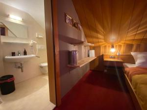 Posteľ alebo postele v izbe v ubytovaní Honolulu Hotel