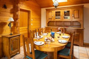 Kuchyň nebo kuchyňský kout v ubytování Chalet Chardon Lac