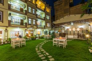 Vườn quanh Hotel Acme Inn