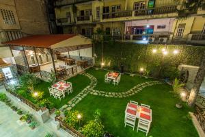 Vườn quanh Hotel Acme Inn