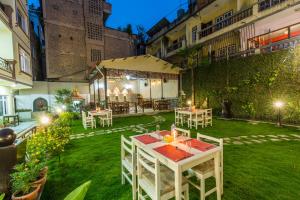 Vườn quanh Hotel Acme Inn
