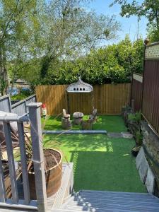 Сад в Hedgehog Cottage with garden in Bronte village!