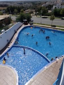 Studio avec piscine Cabo Dream à Cabo négro游泳池或附近泳池的景觀