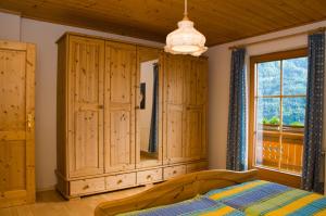 A bed or beds in a room at Lercherhof