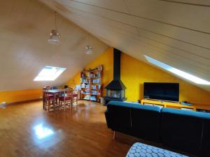 Telewizja i/lub zestaw kina domowego w obiekcie CASA DE LOIS a un paso de Vigo, Baiona, Playa América y Portugal