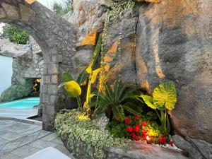 The swimming pool at or close to Rock House Villa Még 9 kép
