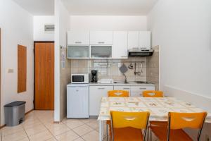 Η κουζίνα ή μικρή κουζίνα στο Apartment Igor