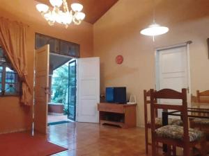 Μια τηλεόραση ή/και κέντρο ψυχαγωγίας στο Vila Kota Bunga Denver Q4-17