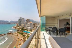 a balcony with a view of the beach and the ocean at Paradero Rental B75 Vistas al Mar in Calpe