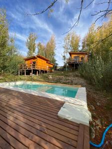 Πισίνα στο ή κοντά στο Cabañas San Urbano 1