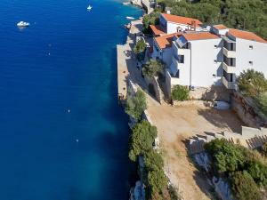 Příroda nedaleko apartmánu + 13 fotografií