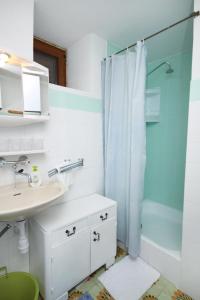 Fotografie z fotogalerie ubytování Holiday house with WiFi Okrug Gornji, Ciovo - 5253 v Trogiru