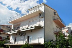 Fotografie z fotogalerie ubytování Apartments with a parking space Podstrana, Split - 5250 v destinaci Podstrana
