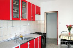 Fotografie z fotogalerie ubytování Apartments with a parking space Podstrana, Split - 5250 v destinaci Podstrana