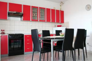 Fotografie z fotogalerie ubytování Apartments with a parking space Podstrana, Split - 5250 v destinaci Podstrana