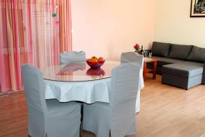 Fotografie z fotogalerie ubytování Apartments with a parking space Podstrana, Split - 5250 v destinaci Podstrana