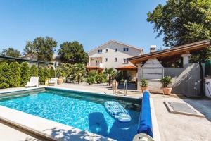 Fotografie z fotogalerie ubytování Family friendly apartments with a swimming pool Sveti Anton, Krk - 5291 v destinaci Malinska